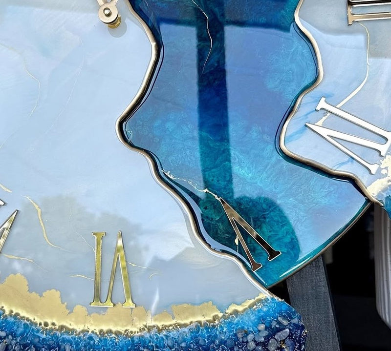 Blue Horizon Shatter – The Luxury Resin Clock