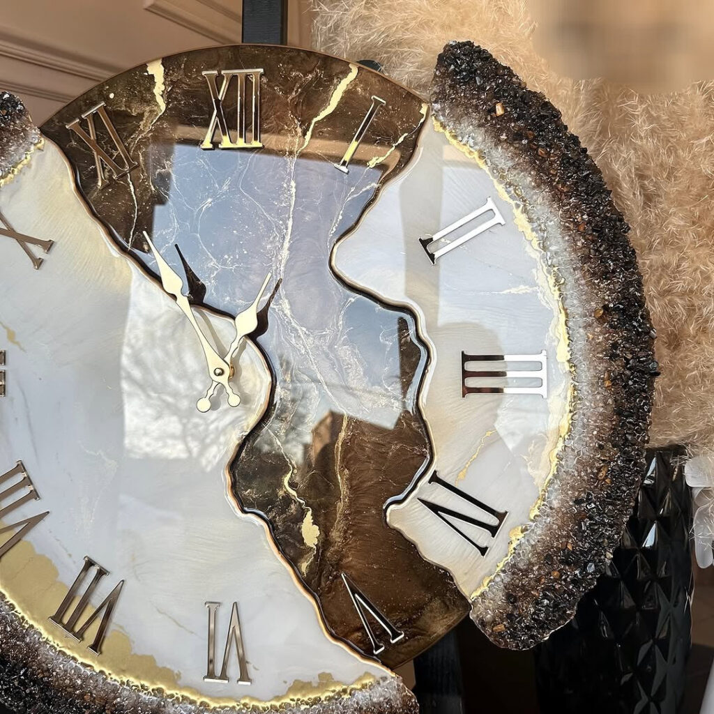 Chocolate Caramel Dust – Round Resin Wall Art Clock - Image 4