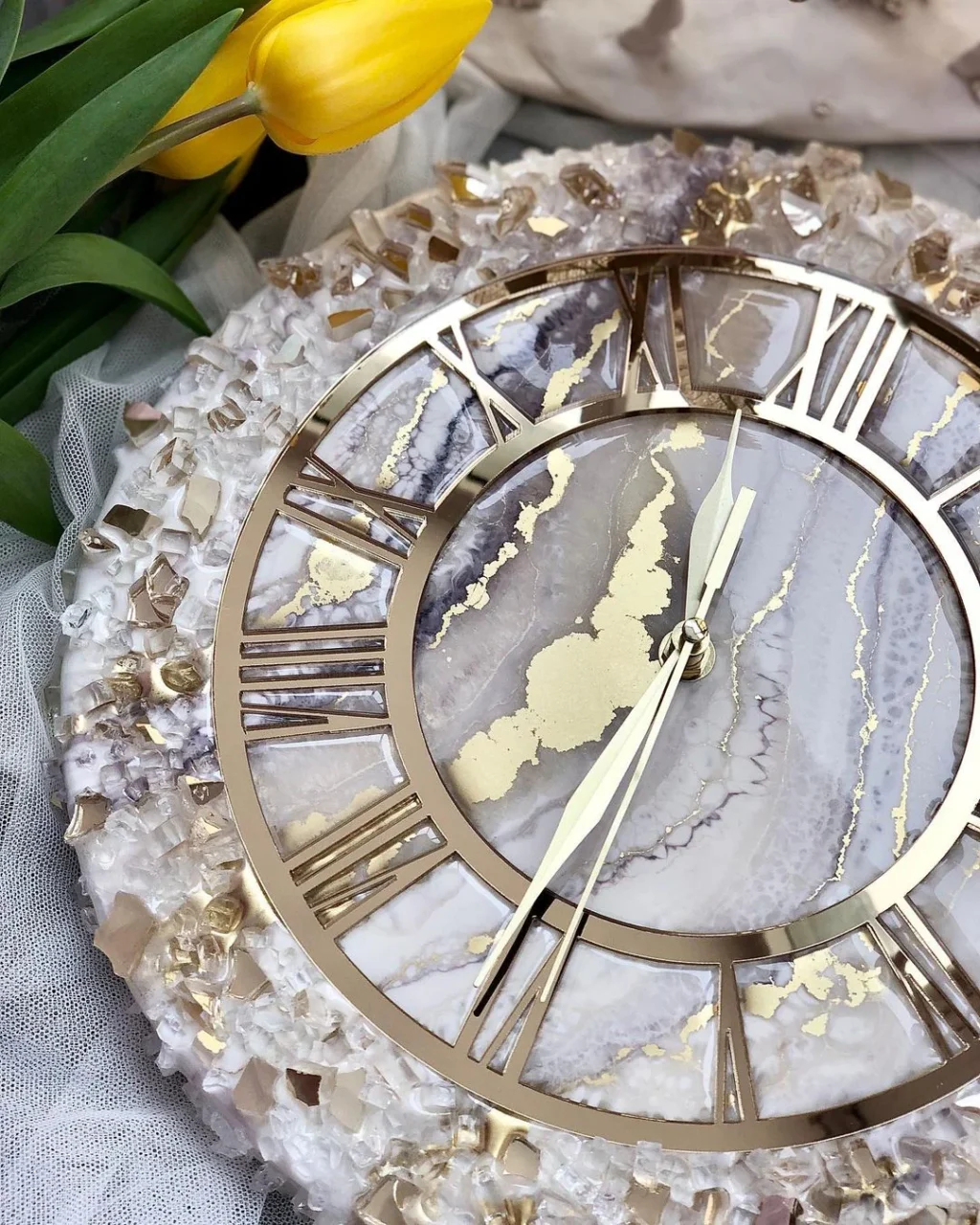 Golden Pearl Elegance – The Luxury Resinart Clock - Image 2