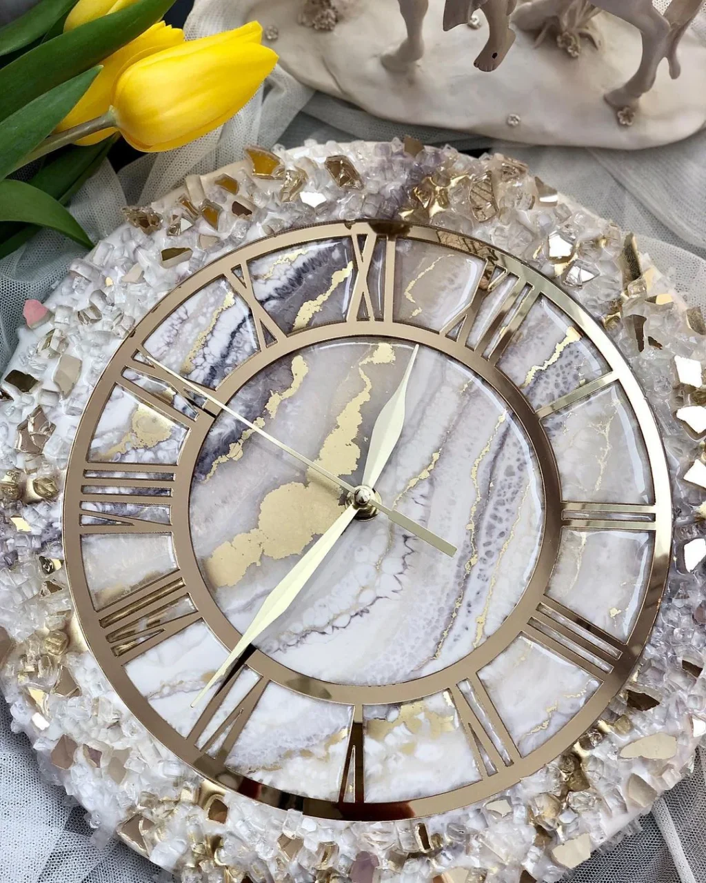 Golden Pearl Elegance – The Luxury Resinart Clock - Image 3