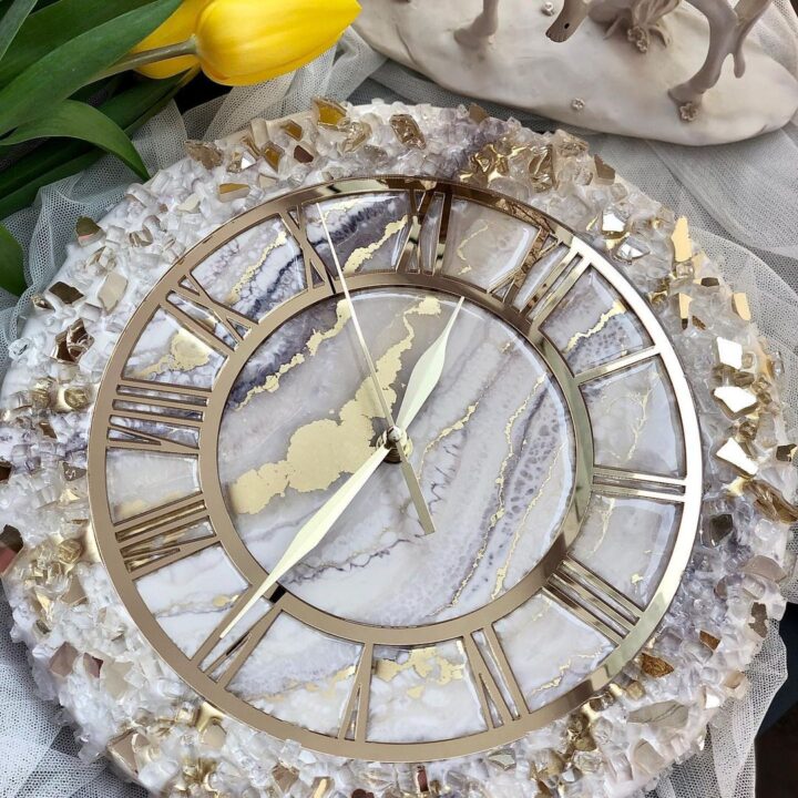 Golden Pearl Elegance – The Luxury Resinart Clock