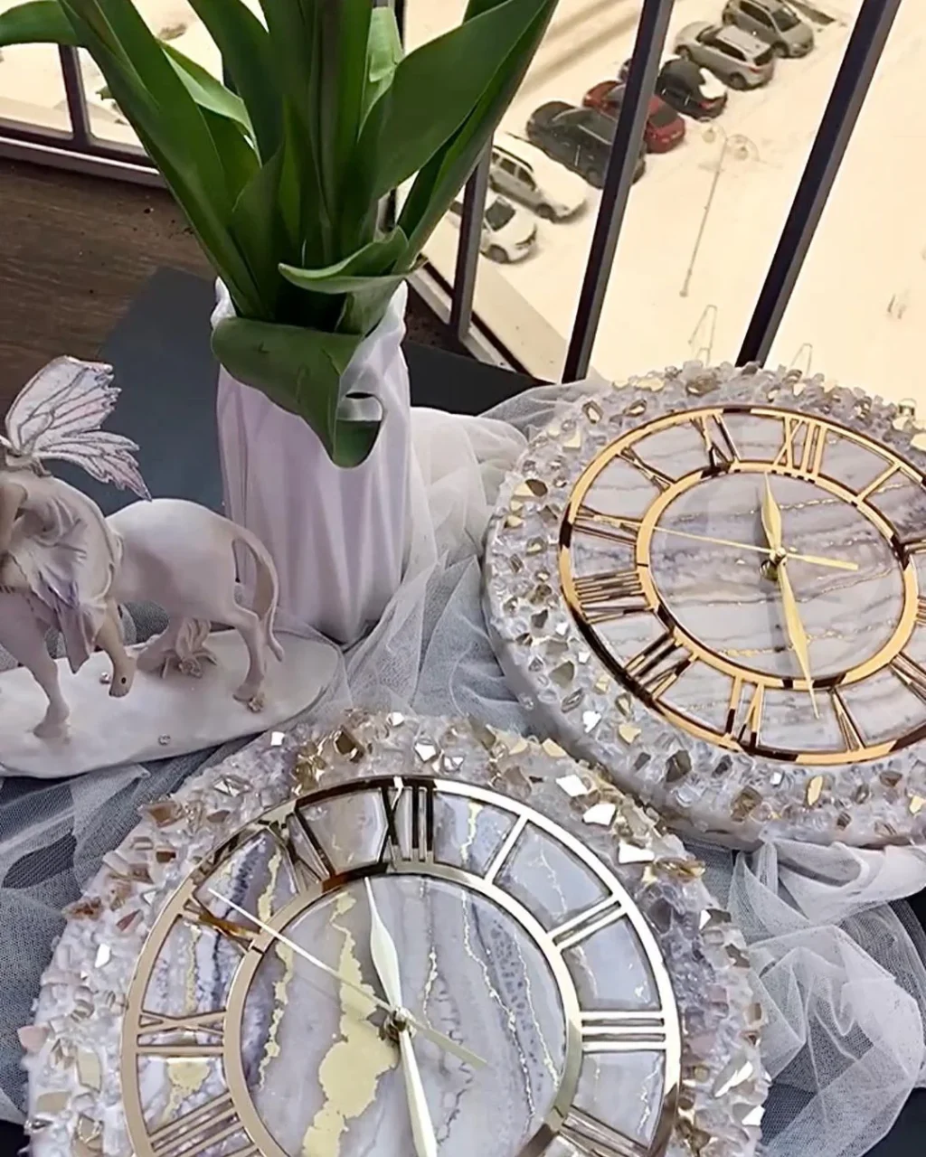 Golden Pearl Elegance – The Luxury Resinart Clock - Image 5