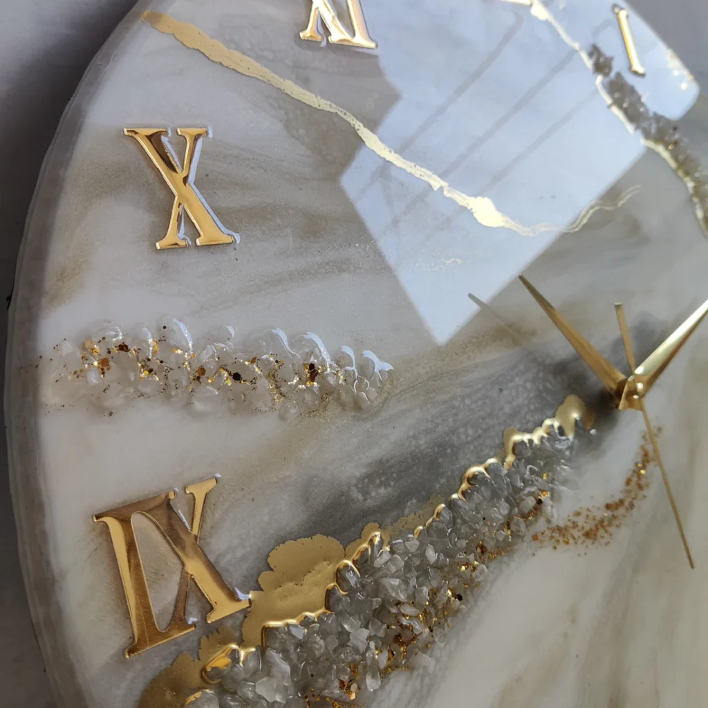 Cream Radiance – The Luxury Resin Clock with Gold Veins - Image 7