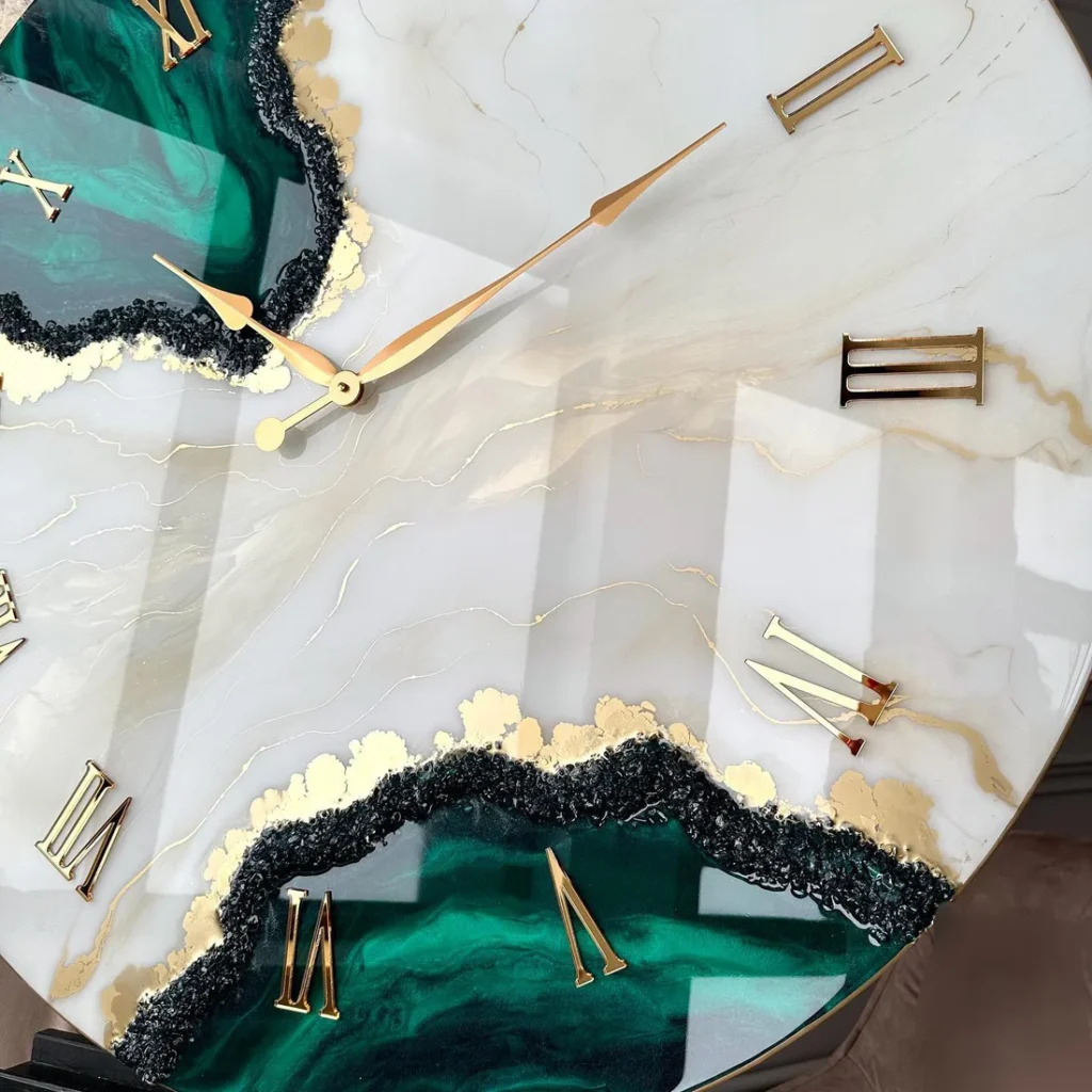 Emerald Mist Luxe – Green Resinart Clock - Image 4