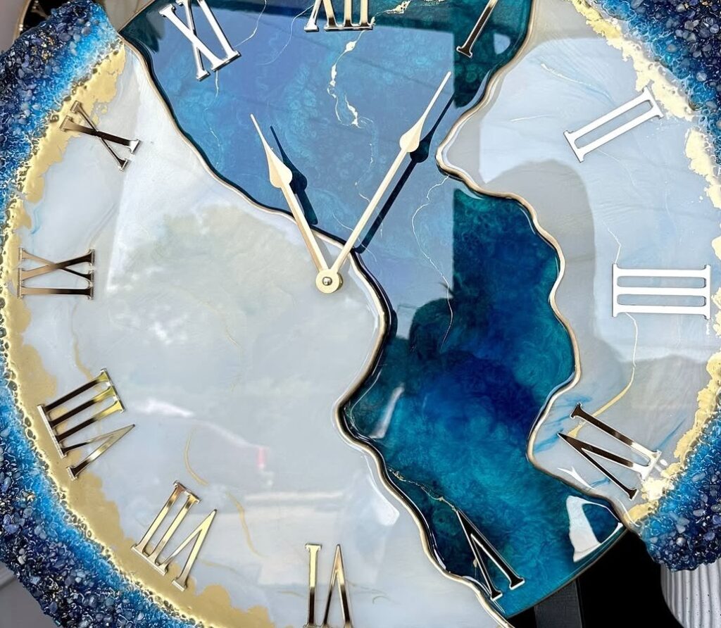 Blue Horizon Shatter – The Luxury Resin Clock - Image 5