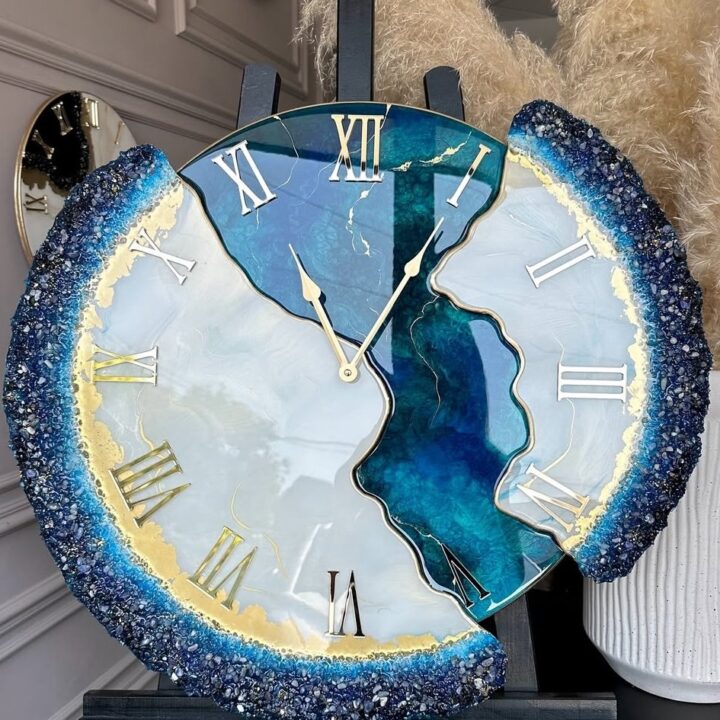 Blue Horizon Shatter – The Luxury Resin Clock